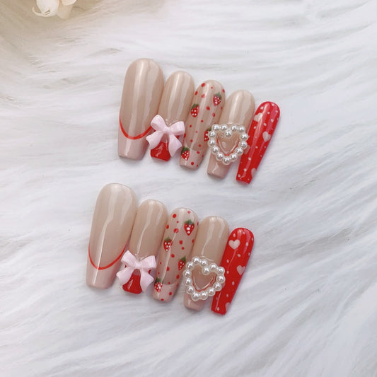 French tip strawberry nail