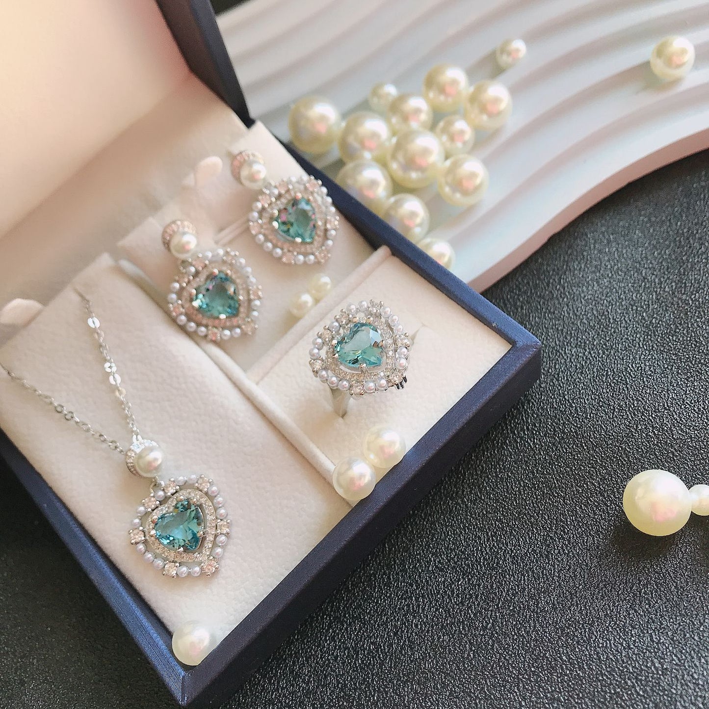 Blue Heart diamond jewellry suit