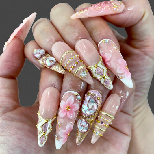 Fairycore gold press-on nails on hand | Fairycore nail inspo