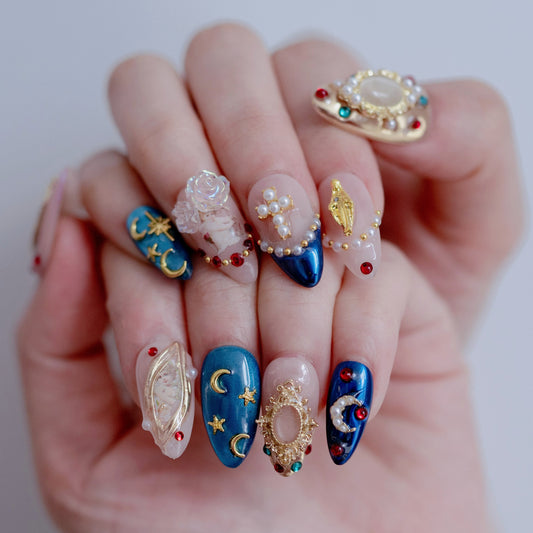 Celestial aurora lilac press-on nails on hand | Celestial nail inspo