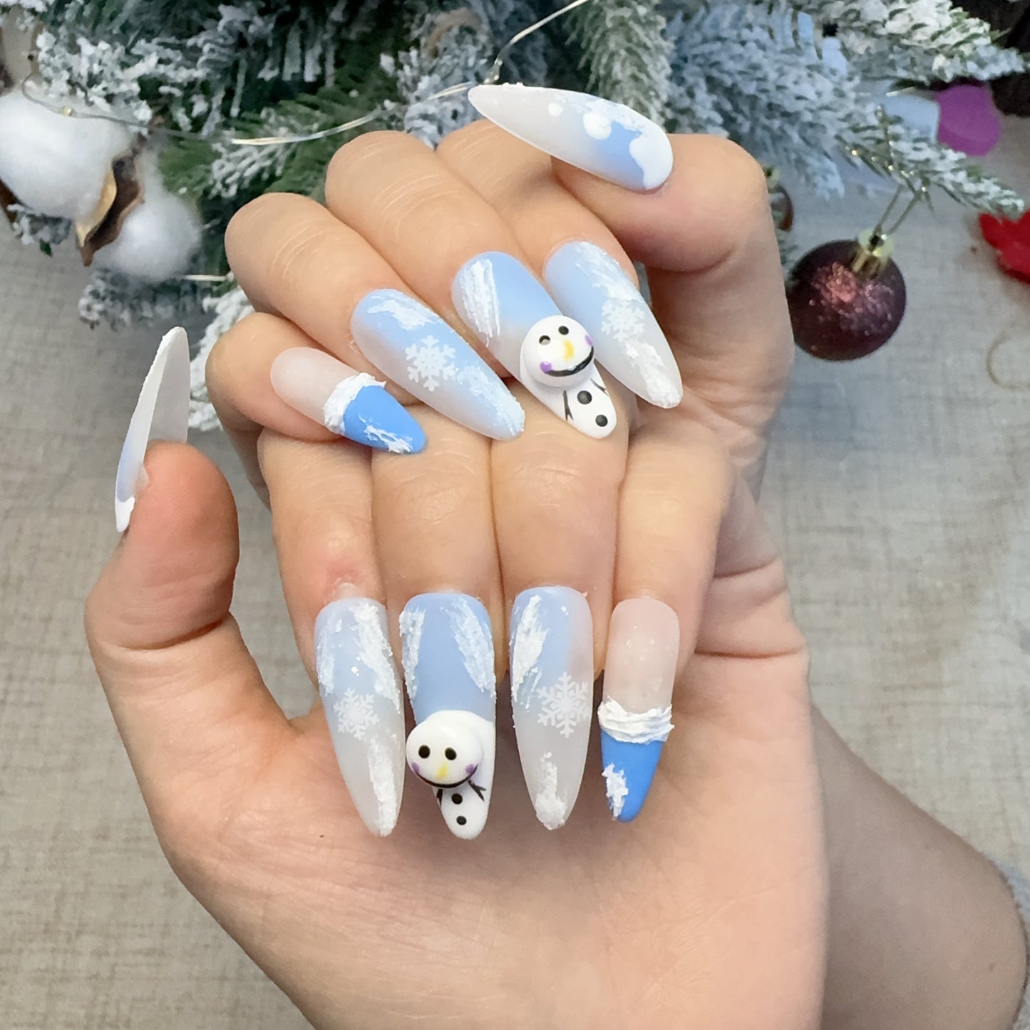 Stiletto snowflake snowman white nail