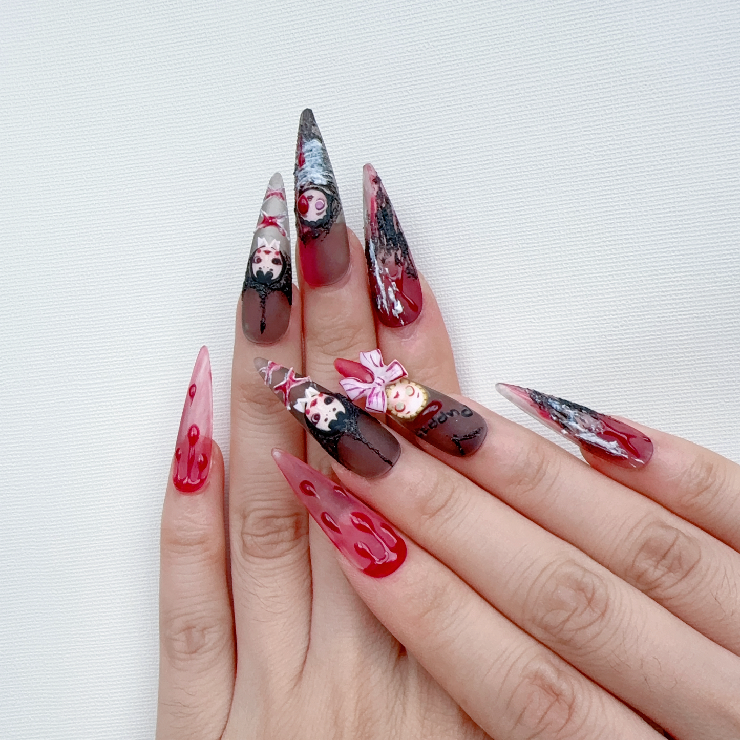 Long stiletto blood toy holloween nail