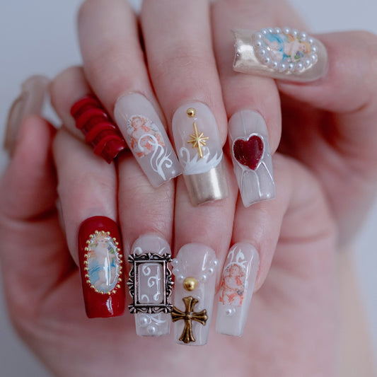 Celestial aurora lilac press-on nails on hand | Celestial nail inspo