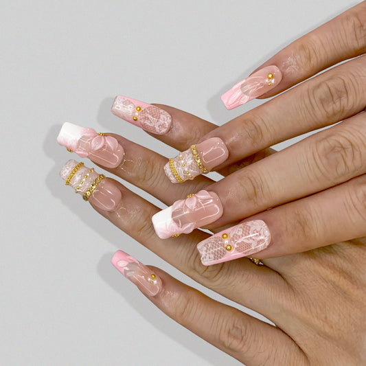 Minimalist Nude pink press-on nails on hand | Minimalist Nude nail inspo