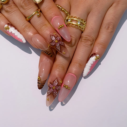 Minimalist Nude nude brown press-on nails on hand | Minimalist Nude nail inspo