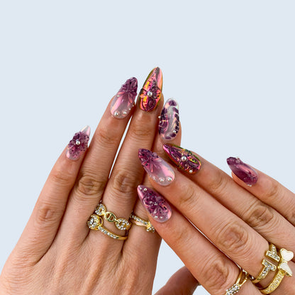 Shimmer purple magnetic cat eye press-on nails on hand | Y2K aesthetic nail inspo
