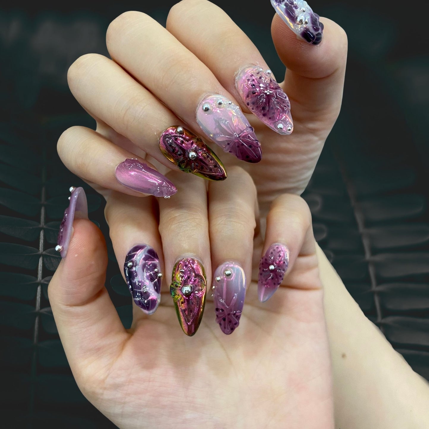 Aesthetic purple magnetic cat eye press-on nails trend 2026 | Fullovenail
