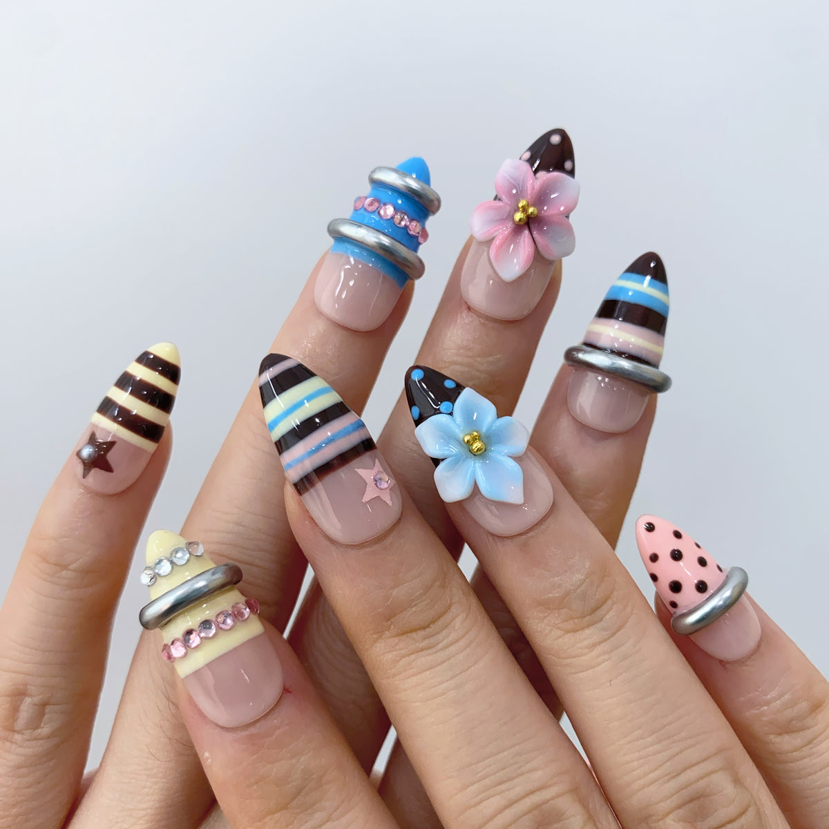 Full set wear display of Blossom Armor Ring 3D bangle press-on nails on hand